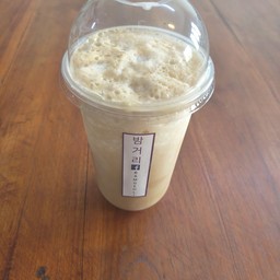 มะพร้าวปั่นนม+เอสเพรสโซ่  coconut milk +espresso