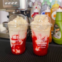 นมสดสตอเบอรี่ปั่น แยกชั้น