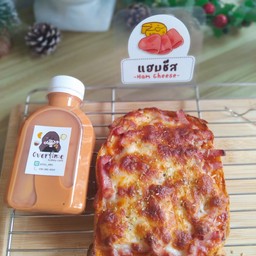 ปังปิ้งพิซซ่าแฮมชีส +ชา ไทย