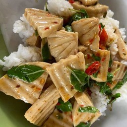 กะเพราหมูยอ