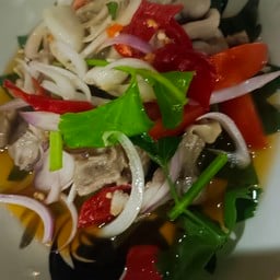 ยำไส้ตัน