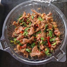 ผัดเผ็ดเนื้อใบยี่หร่า