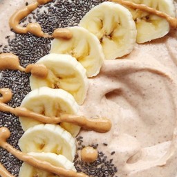 Peanut Butter & Banana Smoothie Bowl