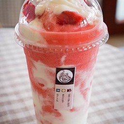 สมูทตี้ สตรอเบอรี่โยเกิร์ต