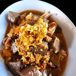 ขนมจีนน้ำเงี้ยวฅนเมือง