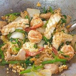 สุกี้แห้งรวมหมูหมึกกุ้ง