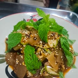 ยำหนังวัว