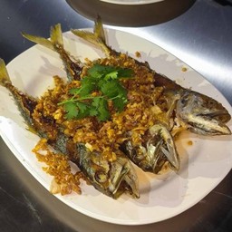 ปลาทูทอดกระเทียม