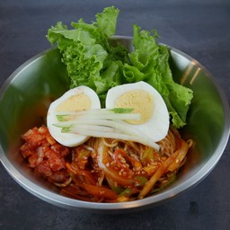 비빔국수 (bibimgugsu-บะหมี่ยำรสเผ็ด)