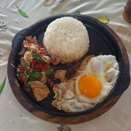 หม่องแซ่บ-อาหารตามสั่ง หน้าโลตัสวาริน