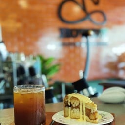 Howdy Coworking Space & Hostel