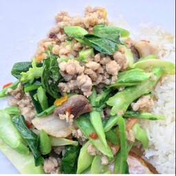 คะน้าหมูชิ้น