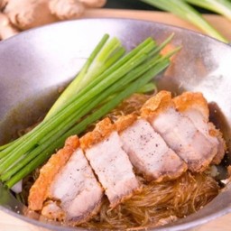 274 อบวุ้นเส้นหมูกรอบ