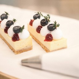 BLUEBERRY CHEESE CAKE