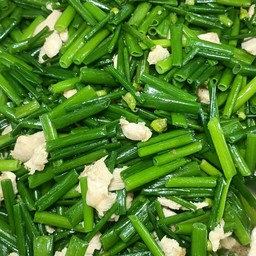 ผัดดอกหอมใส่ไก่