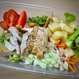สลัดผัก อกไก่พริกไทยดำ