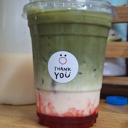 มัทฉะนมสดสตรอเบอรี่