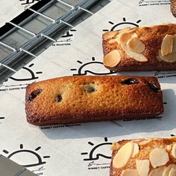 ฟินองซีเยลูกเกด ( Raisin Financier )