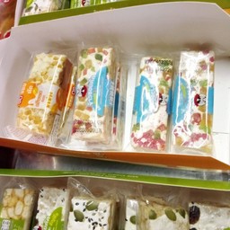 ขนมข้าวซอยตัด