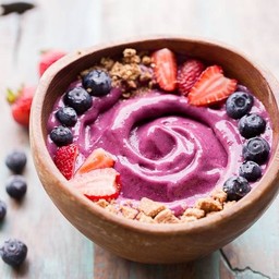 Berry Pitaya Smoothie Bowl