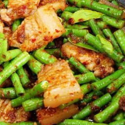 หมูสามชั้นผัดพริกแกง  กับข้าว #120