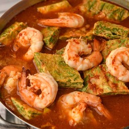 แกงส้มกุ้งชะอมไข่