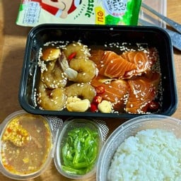 ชุดกุ้งรวมแซลม่อนพร้อมข้าว+สาหร่าย
