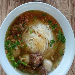 เล็กหมูน้ำใส