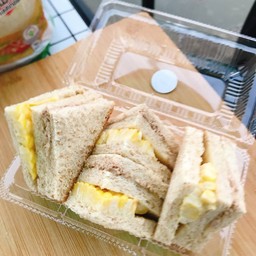 แซนวิชไส้ทูน่าข้าวโพด