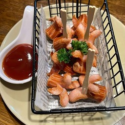 ไส้กรอก ไก่ หนังกรอบ ทอด 4 ชิ้น