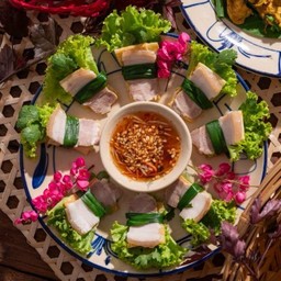 พันหอมหมูสามชั้น