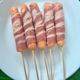 เบคอนพันไส้กรอก