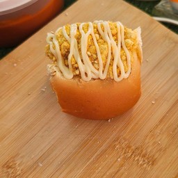 ขนมปังพริกเผาหมูหยอง