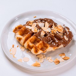 ครอฟเฟิลนูเทลล่าแอลมอน