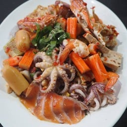 ยำพัชชา(รวมทุกอย่าง)