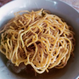 ราดหน้าบะหมี่กรอบ