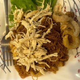 หมี่แซ่บไก่ฉีก ตลาดเตาปูน
