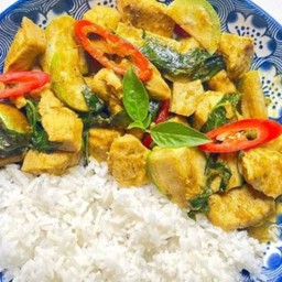 ข้าว + ผัดพริกแกงเขียวหวานไก่