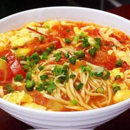 บะหมี่มะเขือเทศผัดไข่
