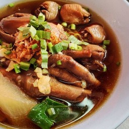 ก๋วยเตี๋ยวไก่ตุ๋น