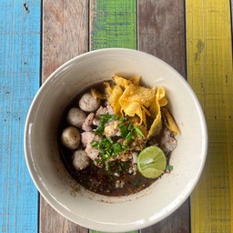 ก๋วยเตี๋ยวหมูน้ำตกต้มยำ