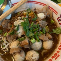 ก๋วยเตี๋ยวเนื้อ