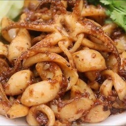 ผัดกระเพราข้าวกระเทียม by เนื้อย่างบางแวก