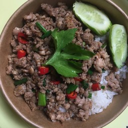 กะเพราบ้านเพื่อน  -