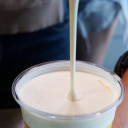 พ่นไฟ วิปครีมนมสด