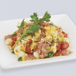 แหนมผัดกระเทียมโทน