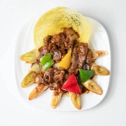 เนื้อ ออสเตรเลียสไลซ์ผัดต้นหอมญี่ปุ่นซอสพริกไทยดำ (M)