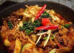 ผัดเผ็ด หมูป่า