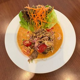 ยำโรสบีฟ Spicy Roasted Beef Salad