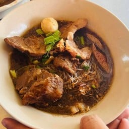 ไอ้ขวัญก๋วยเตี๋ยวเรือเล้ง 1